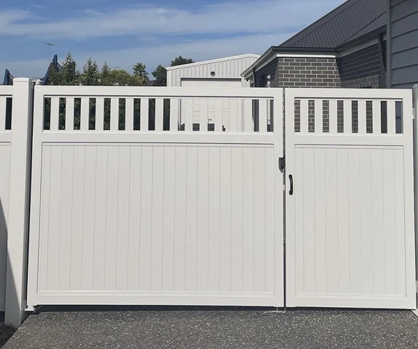 Vinyl gate and access